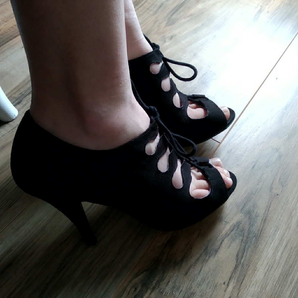 Christain Siriano, black lace up heels. Size 8